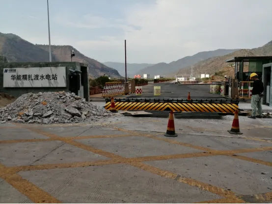 內蒙古翻板路障機