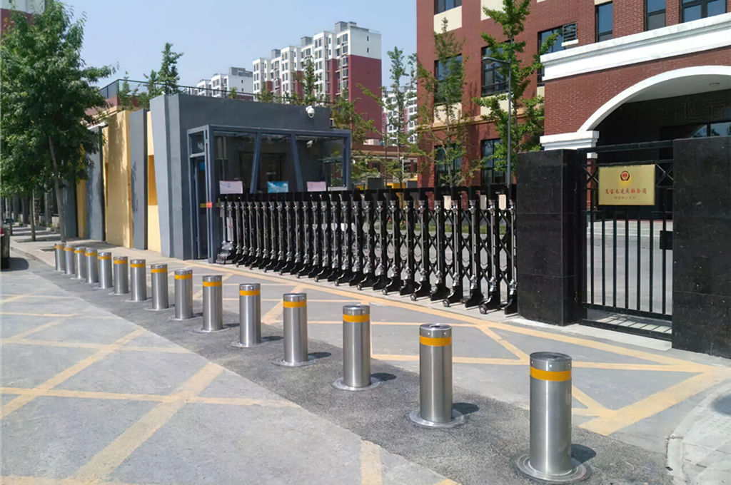 火車站可拆卸升降柱(圖1) 火車站可拆卸升降柱(圖1)